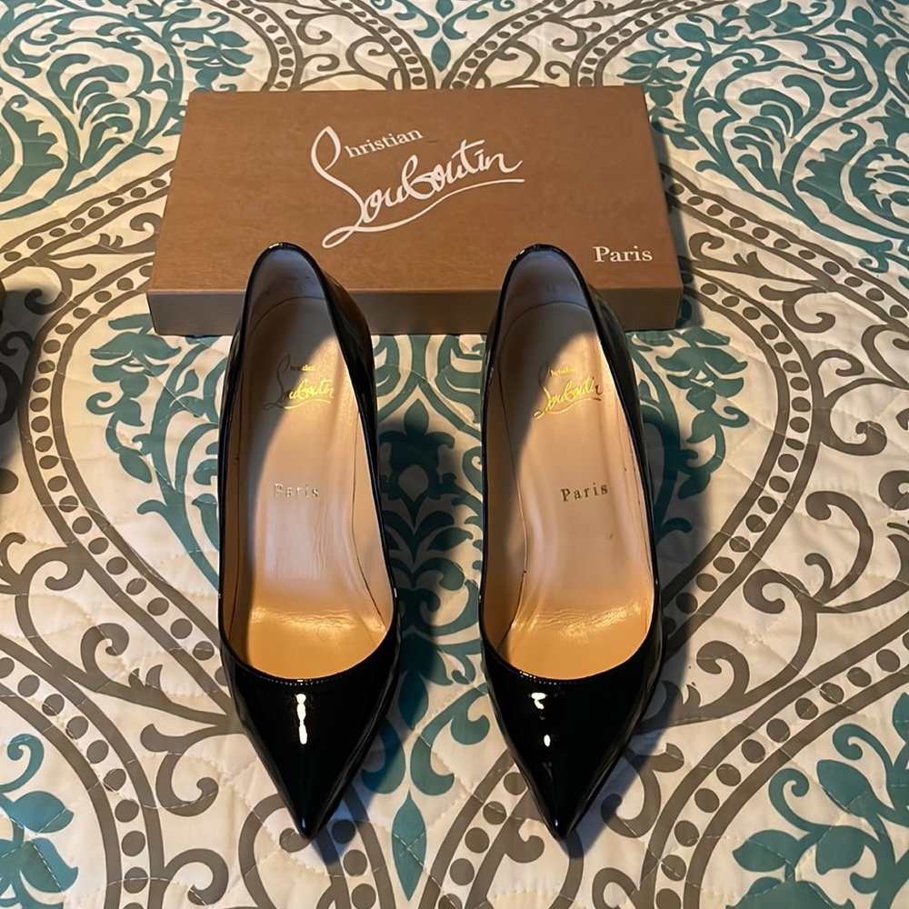 💯 authentic Christian Louboutin Pigalle black patent pumps, size 36.5.